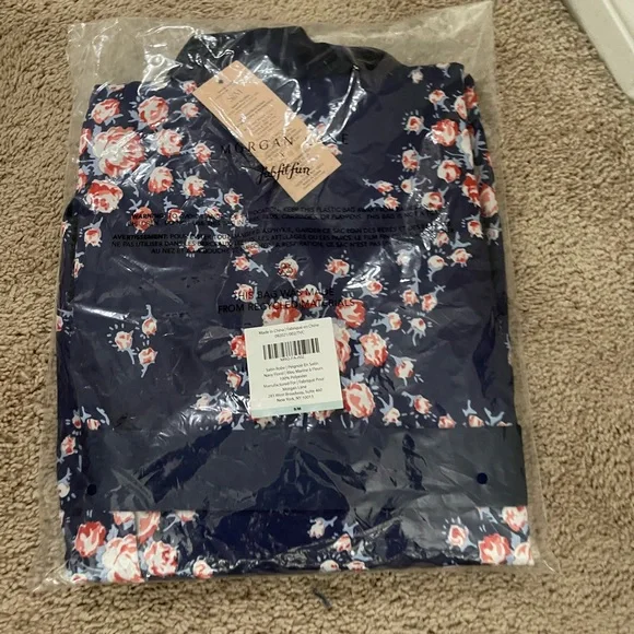 Morgan Lane Robe - Picture 2 of 6